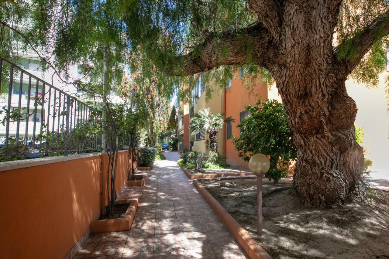 Giardini E Mare Bed and Breakfast Quartu SantʼElena Εξωτερικό φωτογραφία